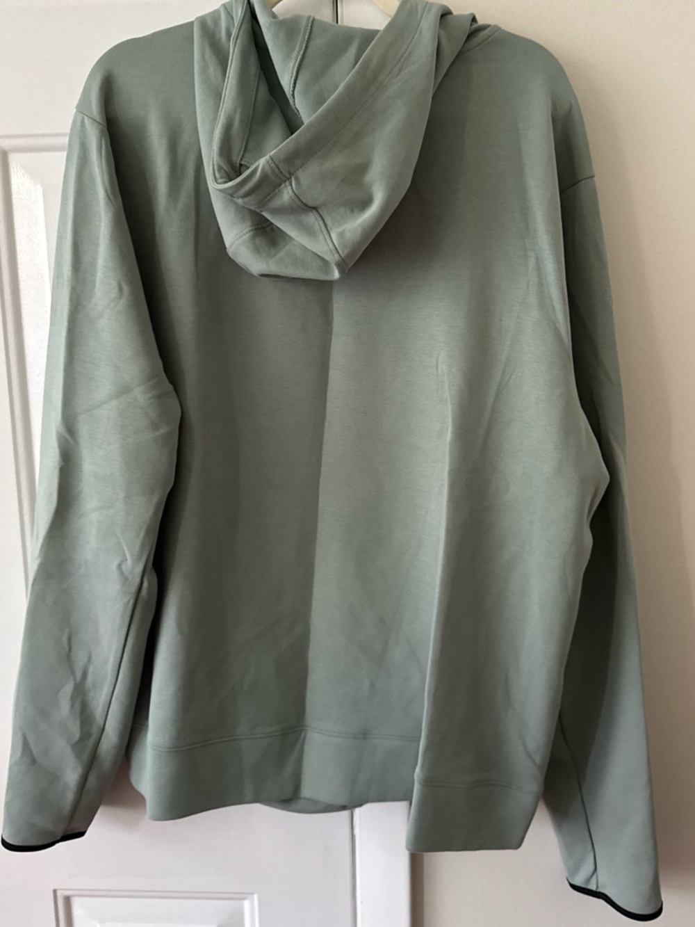 Sweatshirt - Picture 2 of 4